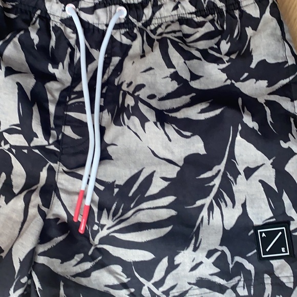 NWOT American Eagle swim trunks - Picture 2 of 4